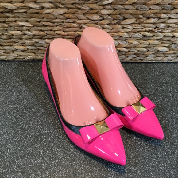 Kate Spade Pink Pointy Toe Shoes with Bow & Gold Accents - Picture 4 of 14